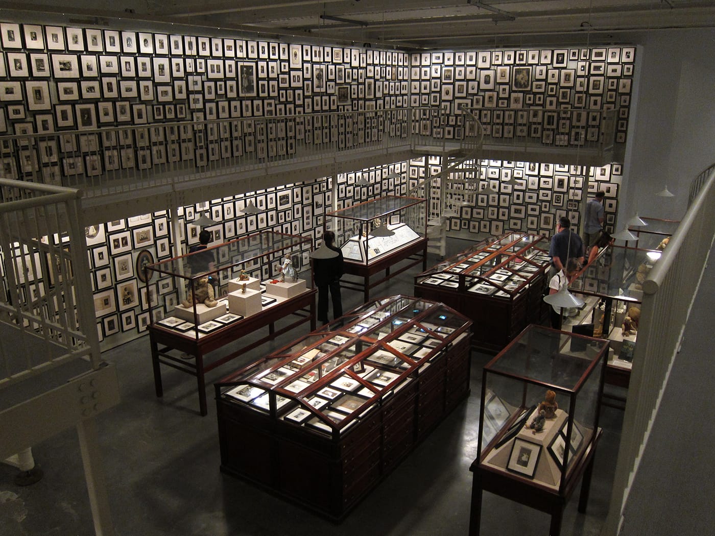 Ydessa Hendeles, "Partners (The Teddy Bear Project)" (2002) (all photos by the author for Hyperallergic unless otherwise noted