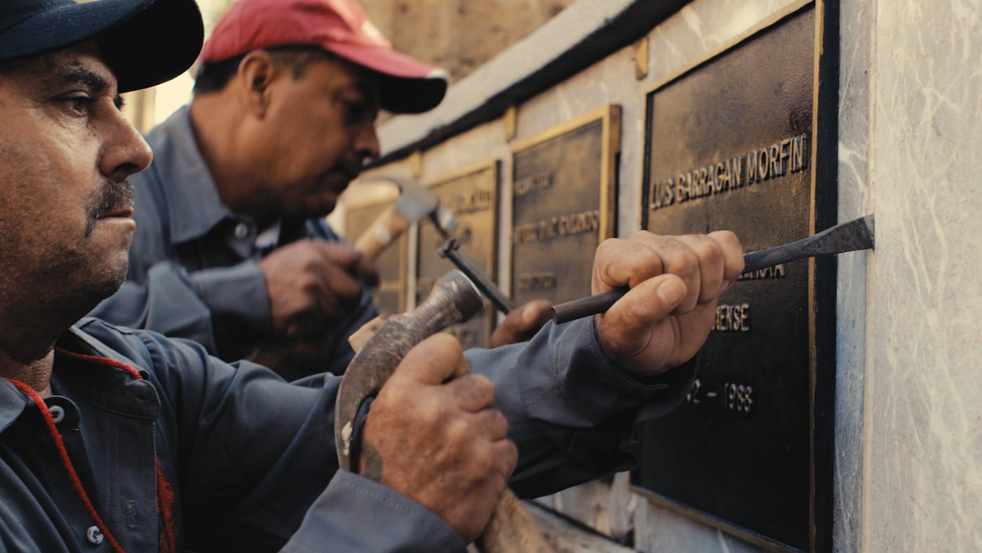 Still from Jill Magid, "The Exhumation" (2016), video commissioned by Field of Vision as part of a larger project in collaboration with the artist (photo by Jarred Alterman, courtesy of the artist; LABOR, Mexico City; RaebervonStenglin, Zurich; and Galerie Untilthen, Paris)