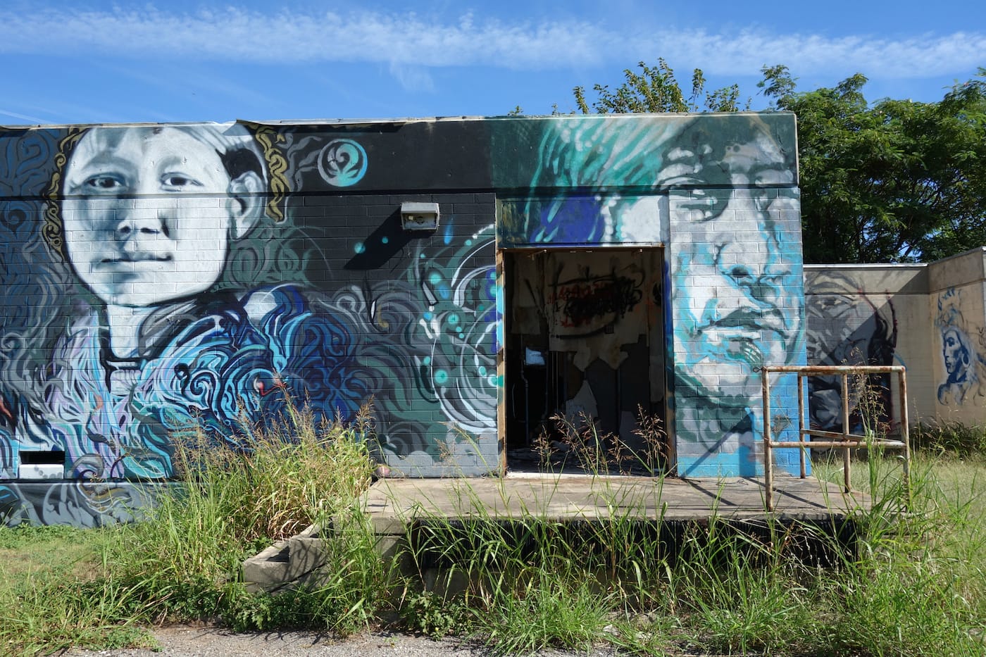 Mural by Steven Grounds at the Concho Indian Boarding School in Concho, Oklahoma (all photos by the author for Hyperallergic)