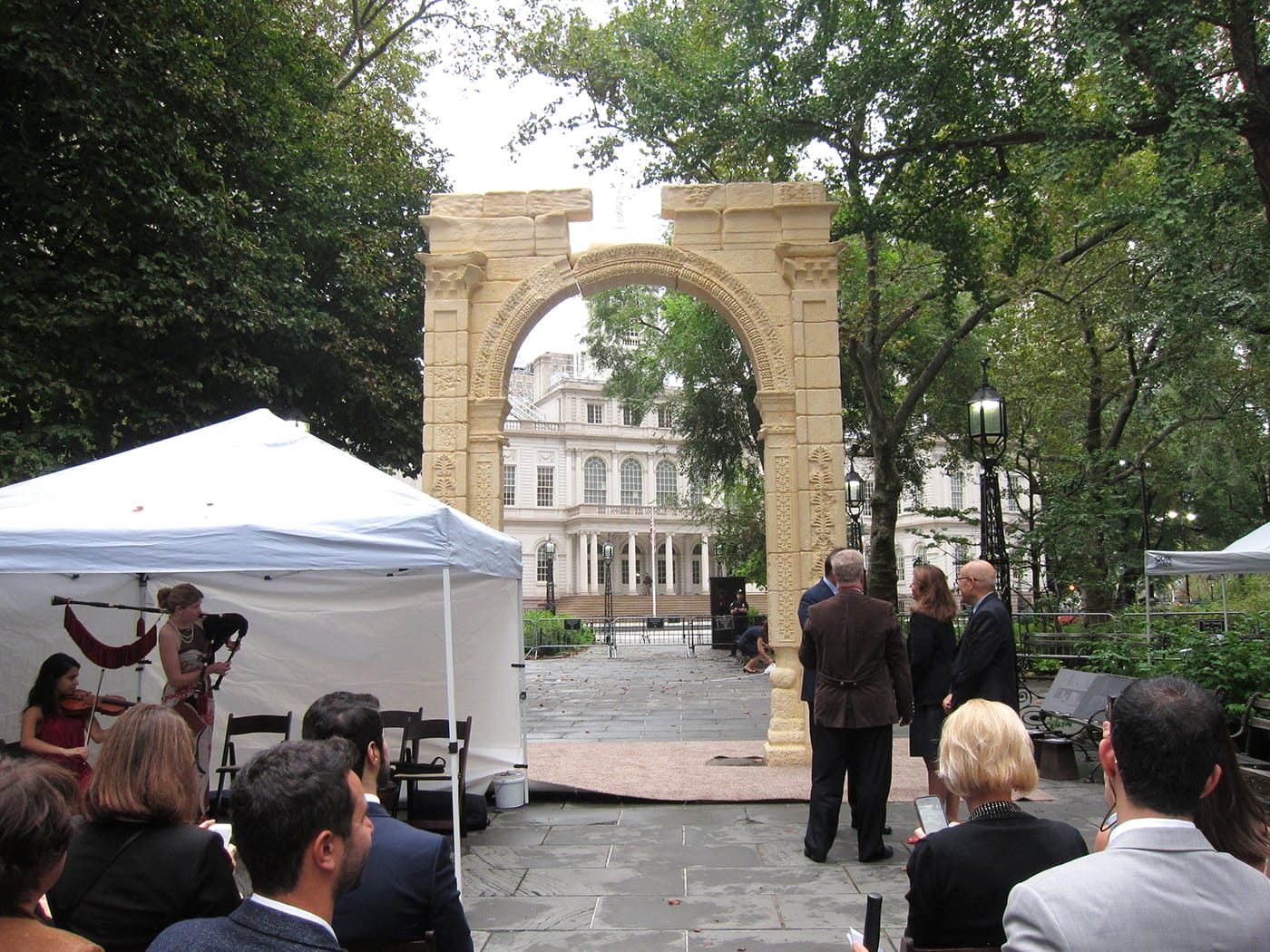 (all photos by the author for Hyperallergic)