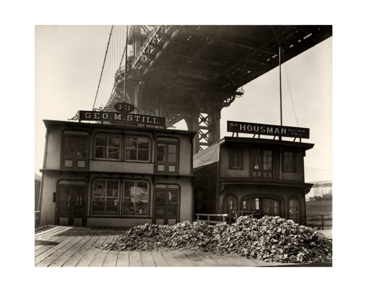 Berenice Abbott, "Oyster Houses, South Street and Pike Slip, Manhattan" (April 1, 1937), gelatin silver print photograph (courtesy of the Photography Collection, Miriam and Ira D. Wallach Division of Art, Prints and Photographs, The New York Public Library, Astor, Lenox and Tilden Foundations)