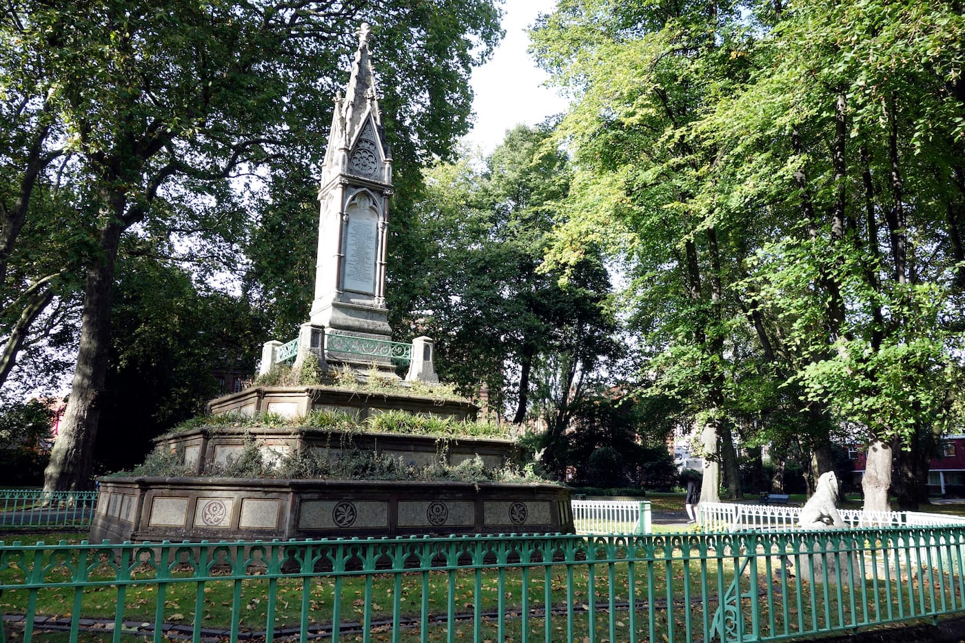 The Angela Burdett-Coutts Memorial fountain and sundial at St Pancras Old Church, London, one of the sites recognized by Historic England for its LGBTQ history (photo by the author for Hyperallergic)