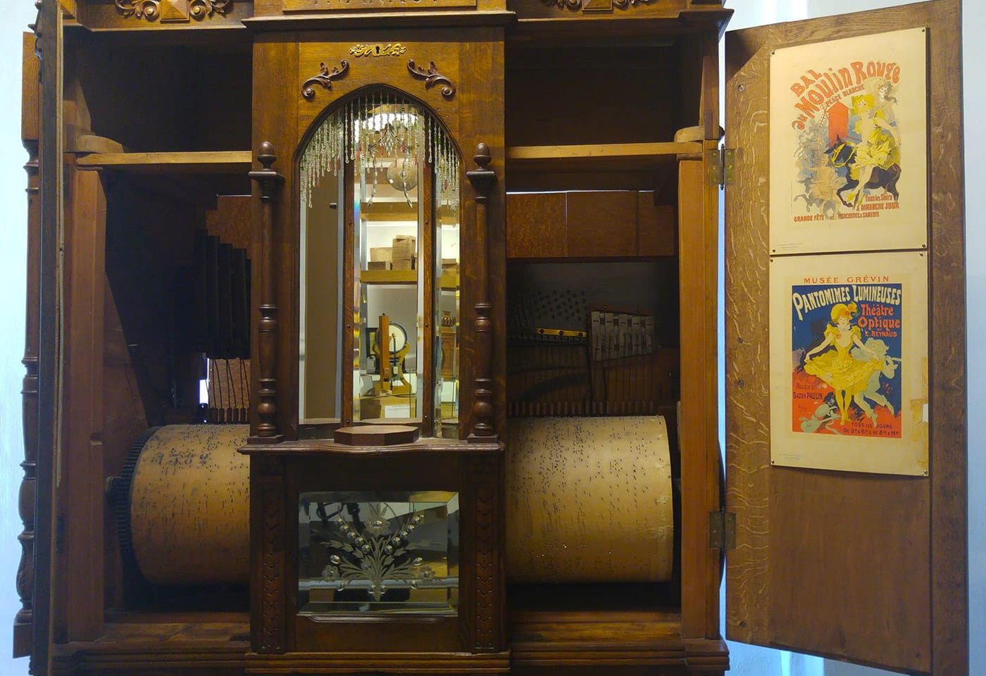 Interior detail of orchestrion by Pierre Von Roy (ca 1920)