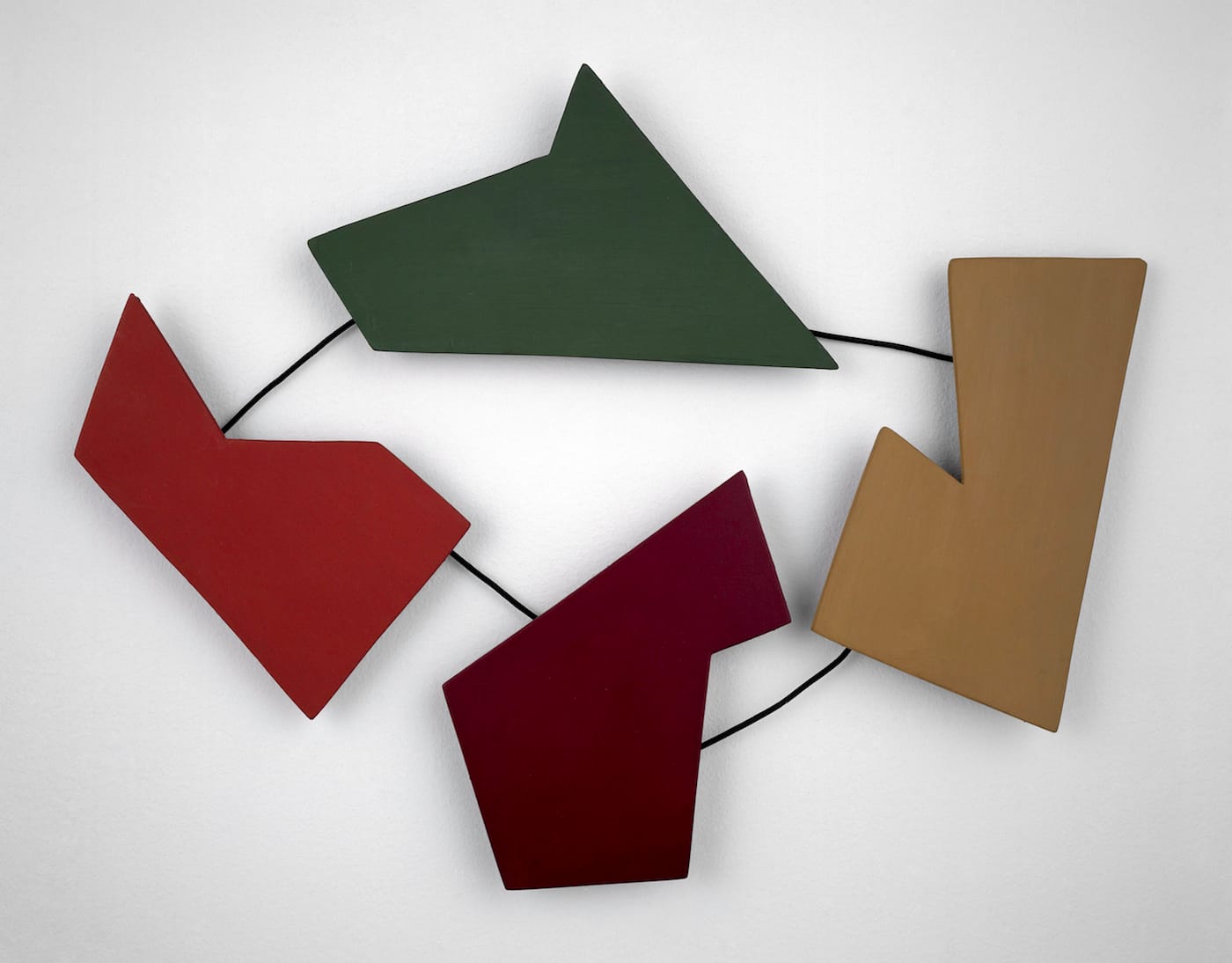 Raúl Lozza, "Relief N° 30" (1946), casein on wood and painted metal, 16 1/2 x 21 1/8 x 1 1/16 in