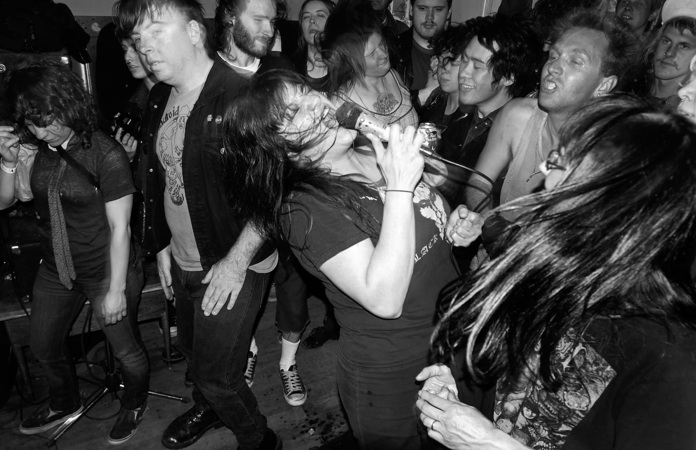 Condenada performing