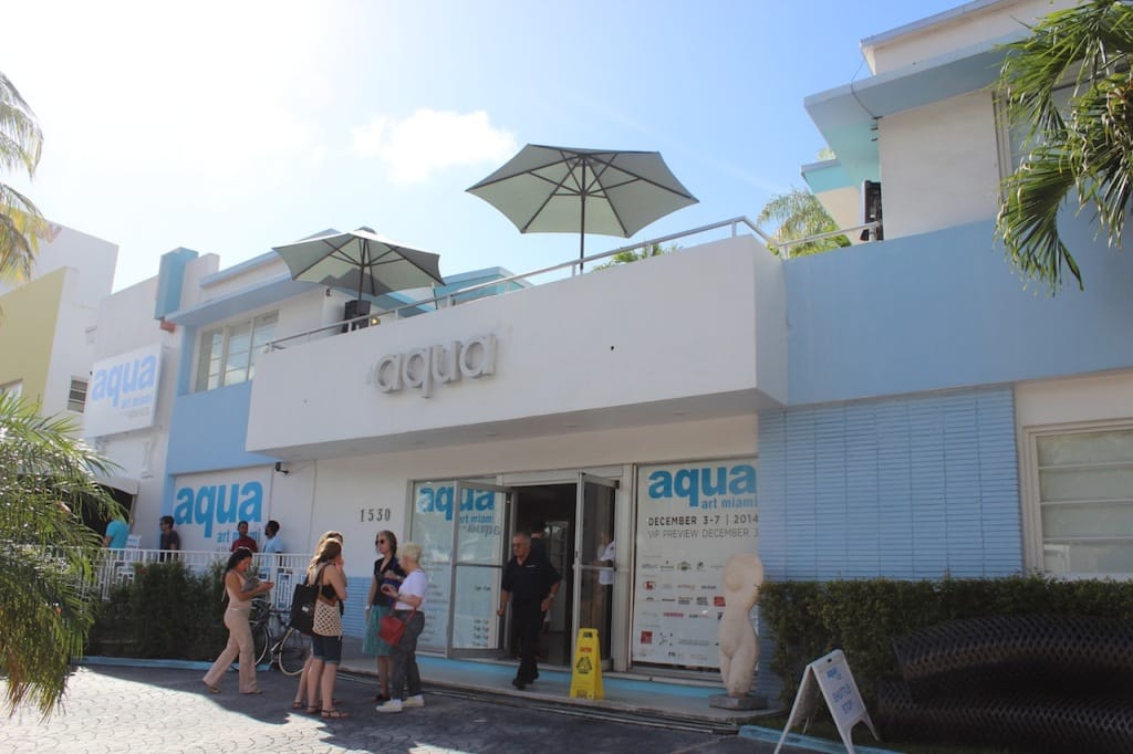 The entrance to Aqua Art Miami (photo by Kate Sierzputowski/Hyperallergic)