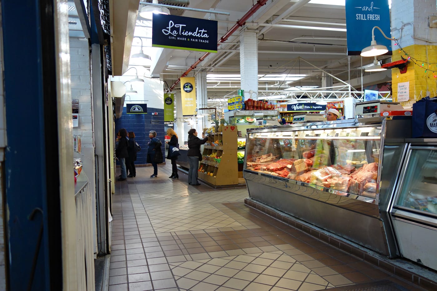 Essex Street Market (photo by the author for Hyperallergic)
