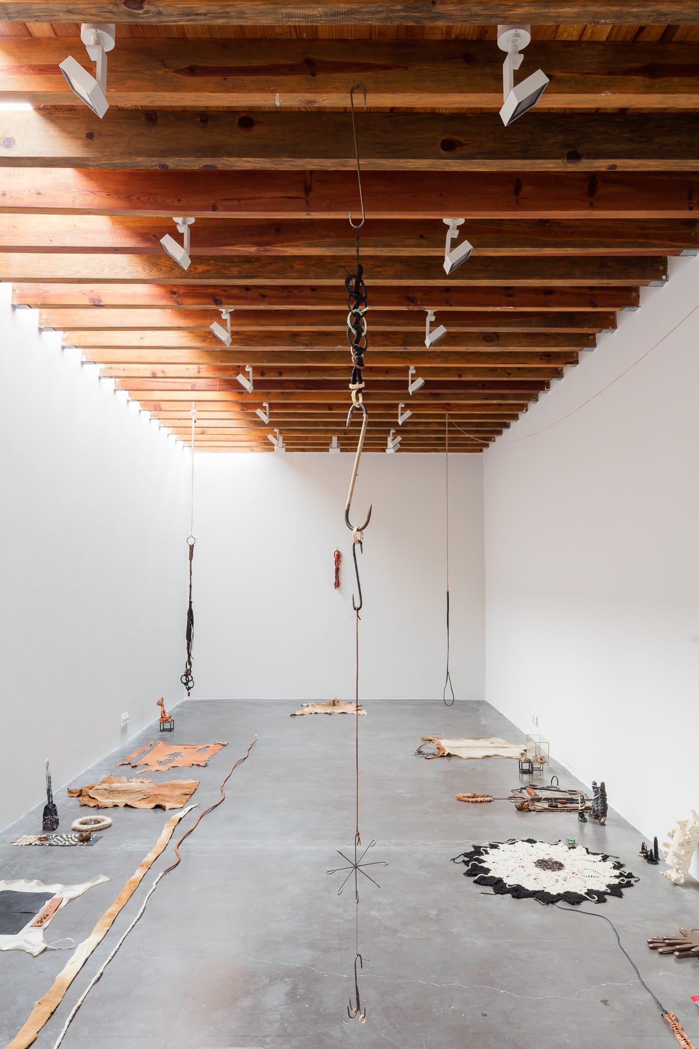 ektor garcia, installation views of kriziz, kurimanzutto, Mexico City, 2016. Courtesy of the artist and kurimanzutto, Mexico City, 2016. Photo: Abigail Enzaldo