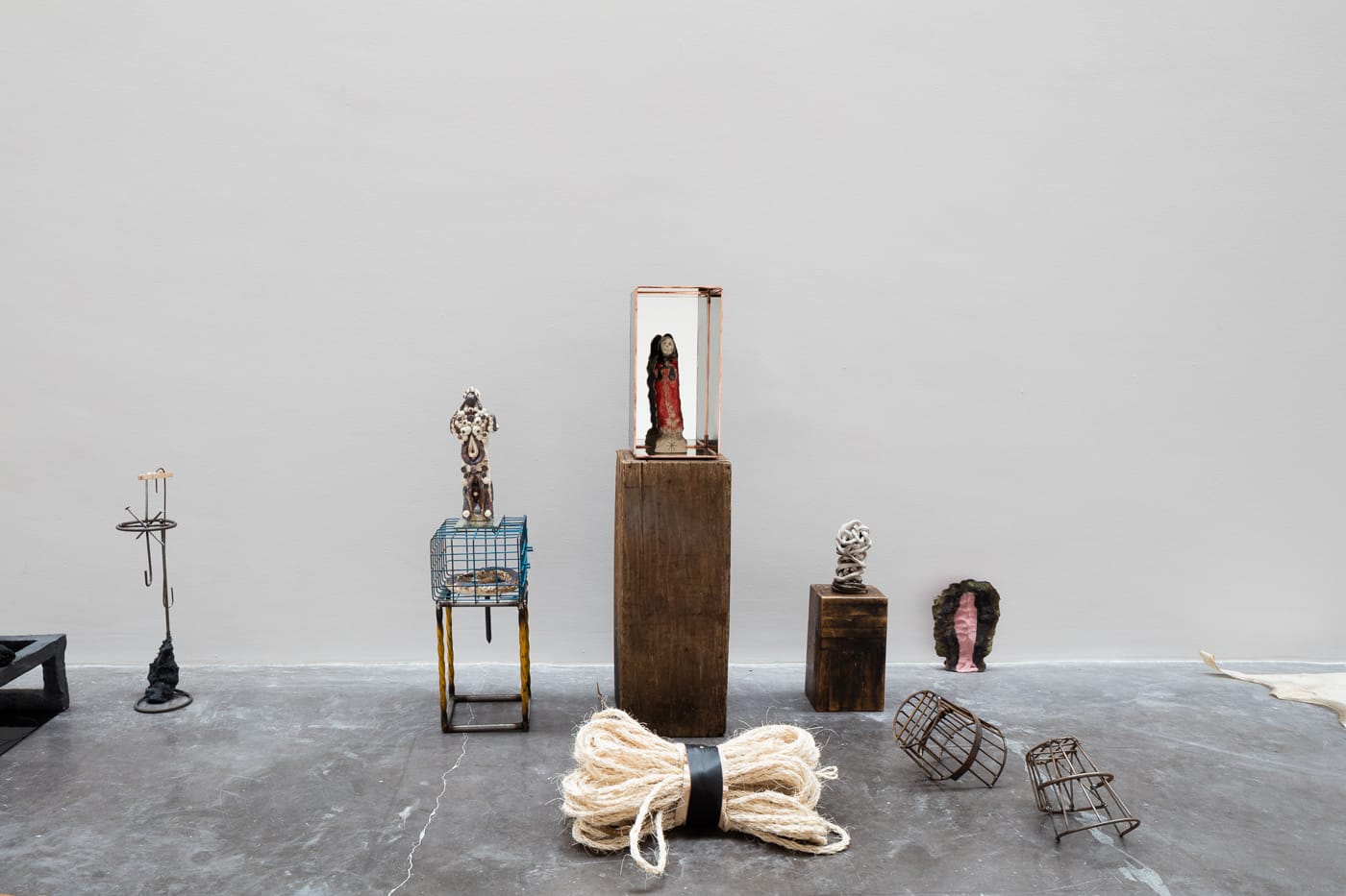 ektor garcia, installation views of kriziz, kurimanzutto, Mexico City, 2016. Courtesy of the artist and kurimanzutto, Mexico City, 2016. Photo: Abigail Enzaldo