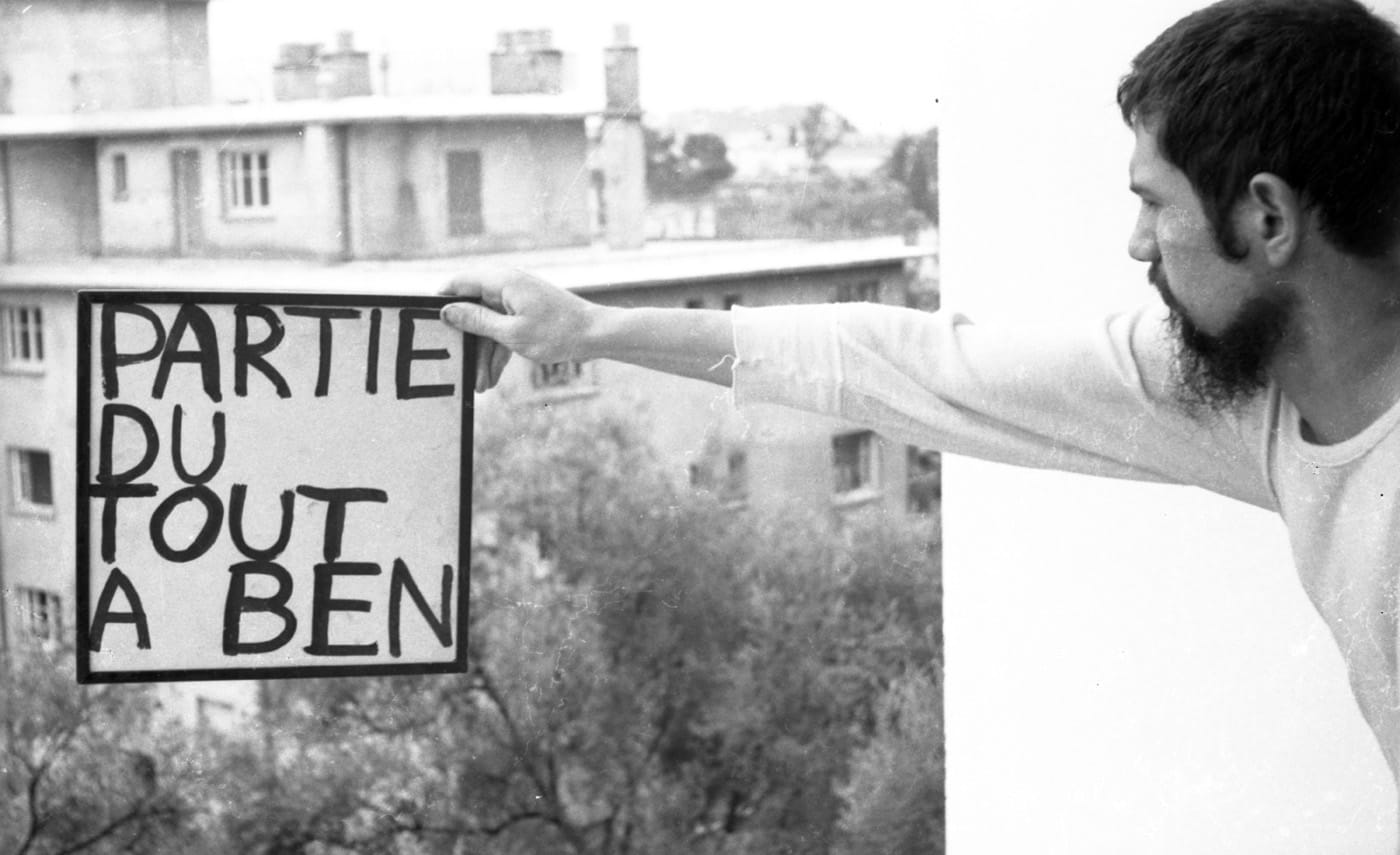 Ben Vautier, “Partie du tout à Ben — tout signer” (1961), photograph