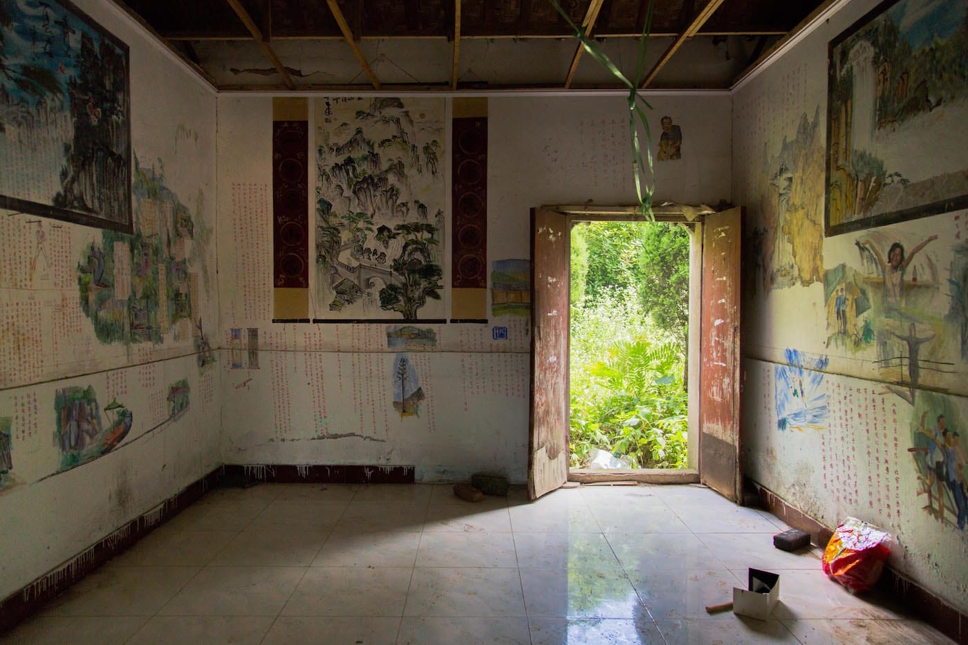 Xu Liwei, "White Horse Village Wall Painting Annotations" (2016)