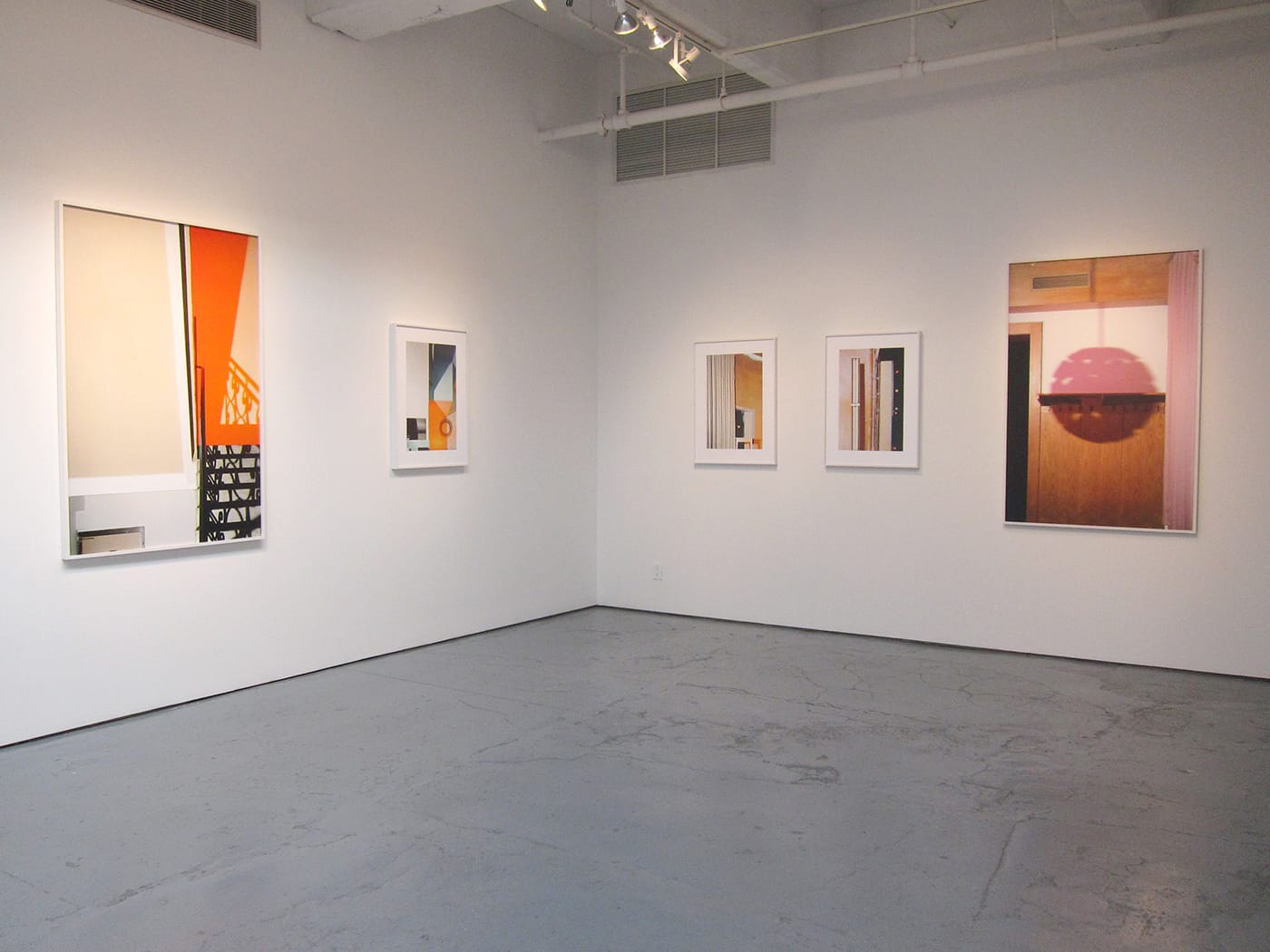 Installation view of Erbgericht (Guesthouse) at Julie Saul Gallery (photo by the author for Hyperallergic)