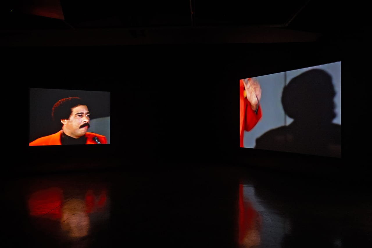 Glenn Ligon, “Live” (2014) installation view in <em>Glenn Ligon: We Need To Wake Up Cause That’s What Time It Is</em> at Luhring Augustine Bushwick (photo by Farzad Owrang; © Glenn Ligon; courtesy the artist, Luhring Augustine, New York, Regen Projects, Los Angeles, and Thomas Dane Gallery, London)