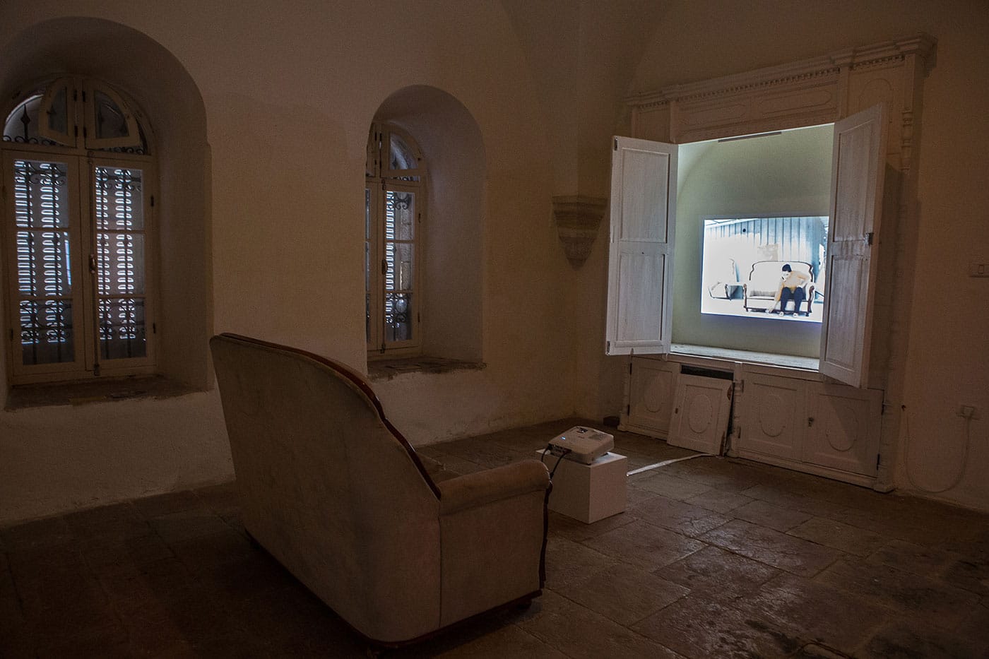 Inas Halabi, installation view, "Mnemosyne" (2016), Dar al Sa', Ramallah (© Edmée van Rijn)