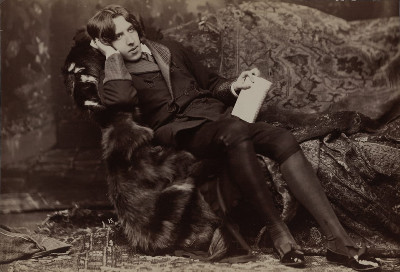 Napoleon Sarony, “Portrait of Oscar Wilde #15” (1882) (© Library of Congress, Washington)