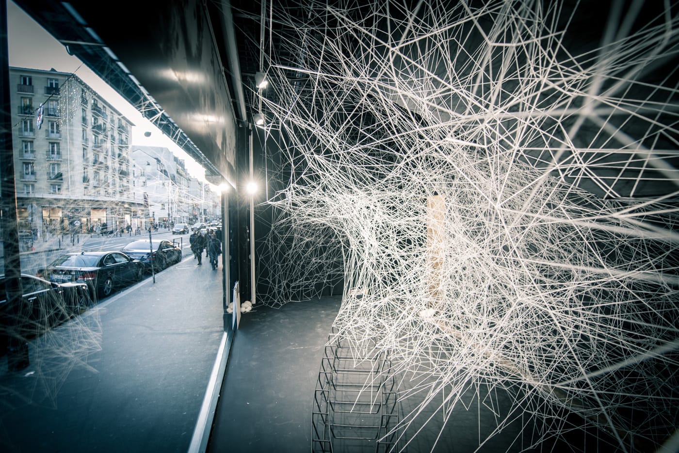 Chiharu Shiota, Where are we going? window installation (photo © Say Who — Romain Mayoussier)