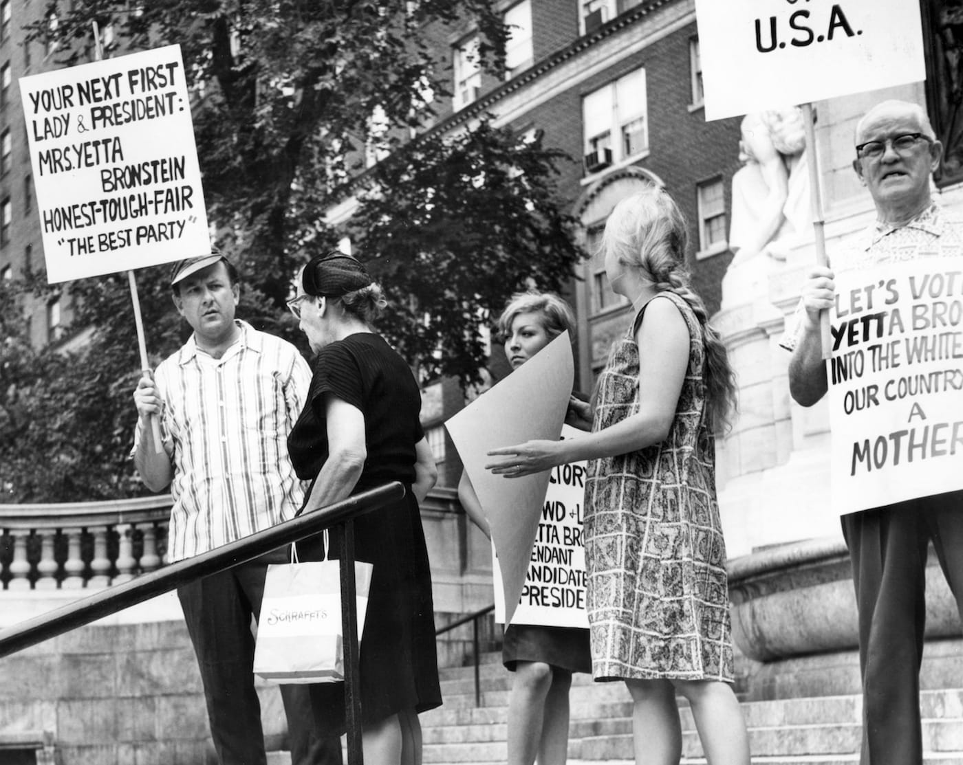 Alan Abel in a still from <em>Abel Raises Cain</em> (2005) (courtesy Alan Abel)