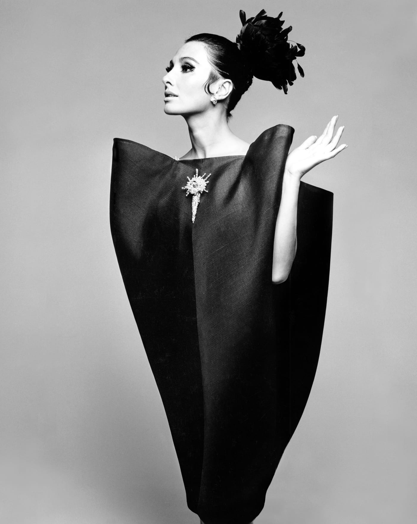 Hiro, “Alberta Tiburzi in 'envelope' dress by Cristóbal Balenciaga” (1967) for Harper's Bazaar, June 1967 (© Hiro 1967, courtesy of Victoria and Albert Museum, London)