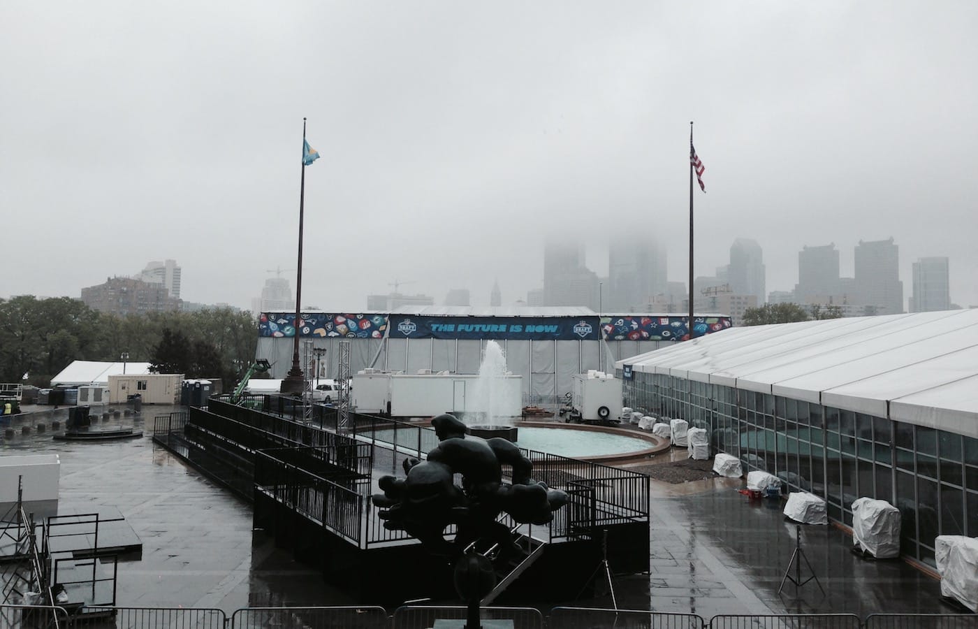 The view toward Center City from the Philadelphia Museum of Art (all photos by the author for Hyperallergic)