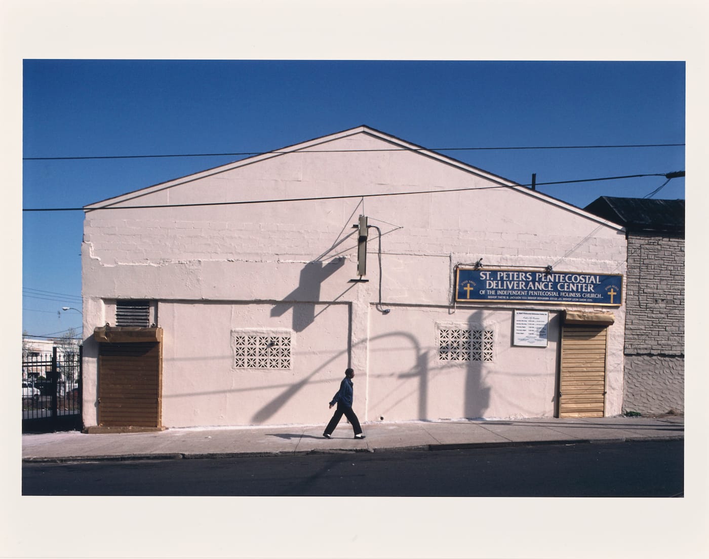 Camilo José Vergara, "Saint Peter's Pentecostal Deliverance Center, 937 Home Street, South Bronx" (2002), chromogenic print (© Camilo José Vergara; the J. Paul Getty Museum, Los Angeles, gift of Bruce Berman and Lea Russo)
