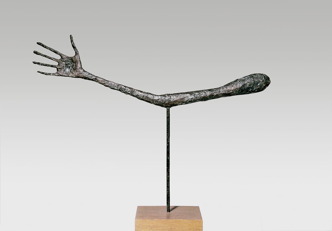 Alberto Giacometti, "The Hand" (1947), bronze (cast 1947–49), 57 x 72 x 3.5 cm, Kunsthaus Zürich, Alberto Giacometti Stiftung (© Alberto Giacometti Estate, ACS/DACS, 2017)