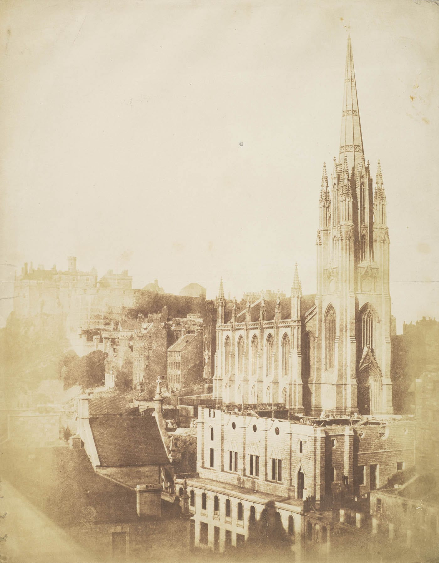 David Octavius Hill and Robert Adamson, "The General Assembly Hall of the Free Church during building with the Castle and the Church of Tolbooth St John in the background [Edinburgh]" (September 9, 1844), calotype print (courtesy Scottish National Portrait Gallery)