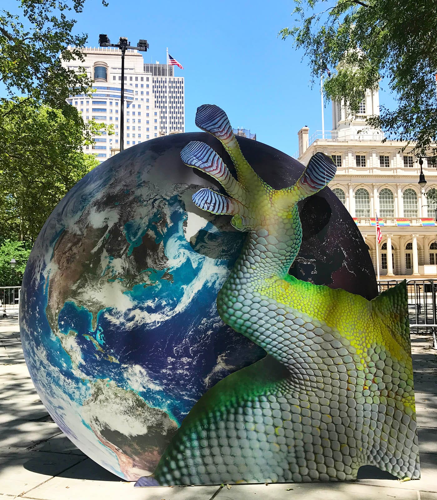 Katja Novitskova, "Earth Potential (Lizard, Earth)" (2017), digital print on aluminum, cut out display, steel and aluminum armature