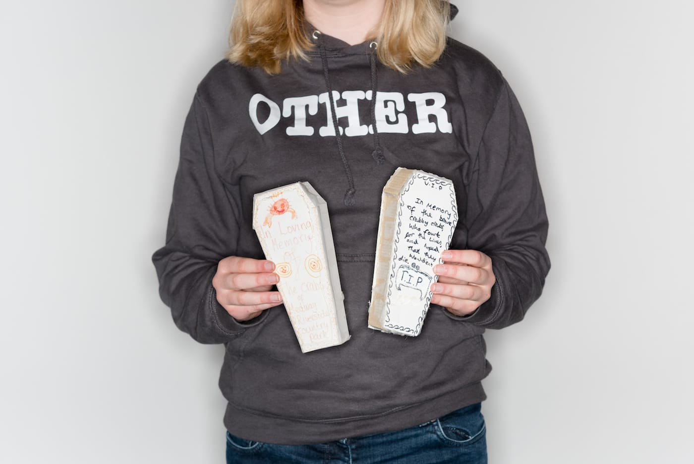 "Crab coffins," Merle and Bette Nunneley (17 and 15 years old) (courtesy Wellcome Collection)