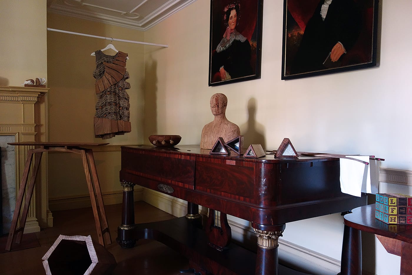 Installation view of <em>Witness Tree Project</em> at the Lefferts Historic House in Prospect Park (photo by the author for Hyperallergic)