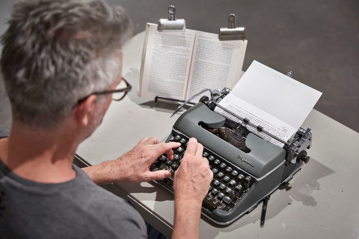 Tim Youd: Ecstatic Reading (courtesy Cristin Tierney Gallery)