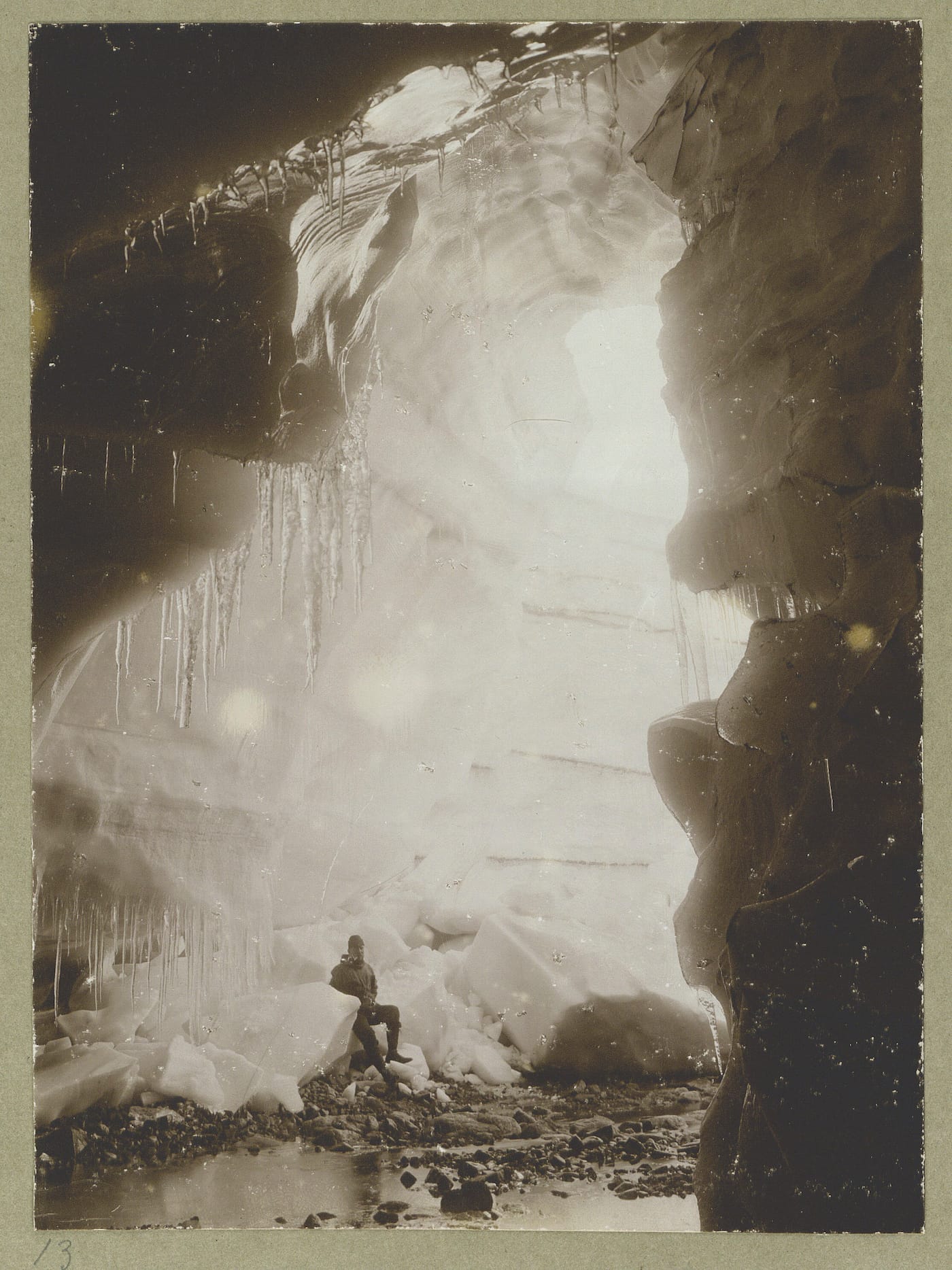 Photograph by J. Lindhard from the Danish expedition to Northeast Greenland (1906-1908 (courtesy the Royal Danish Library)