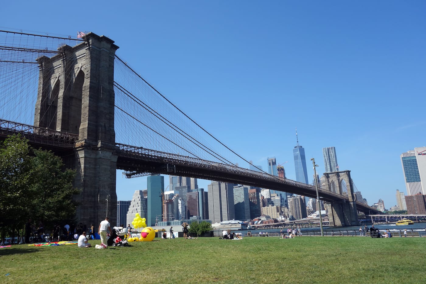 Brooklyn Bridge Park (photo by the author for Hyperallergic)