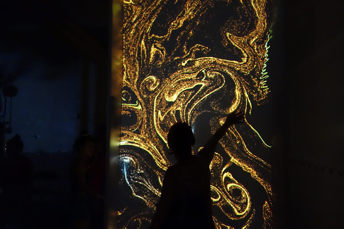 Biwei Niu, "Evolution of Rhythm" (2017), interactive, motion-capture installation with projection