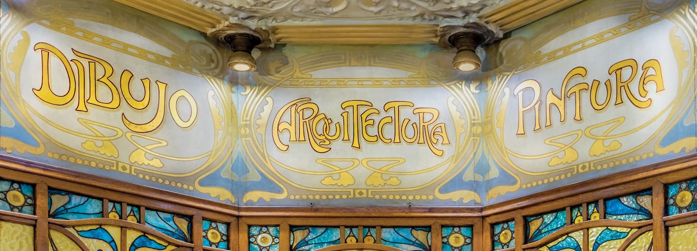 Photograph by Louise Fili from Grafica de les Rambles (courtesy Princeton Architectural Press)