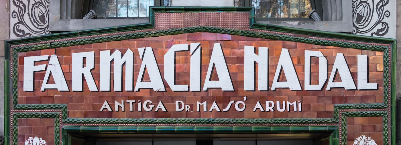 Photograph by Louise Fili from Grafica de les Rambles (courtesy Princeton Architectural Press)