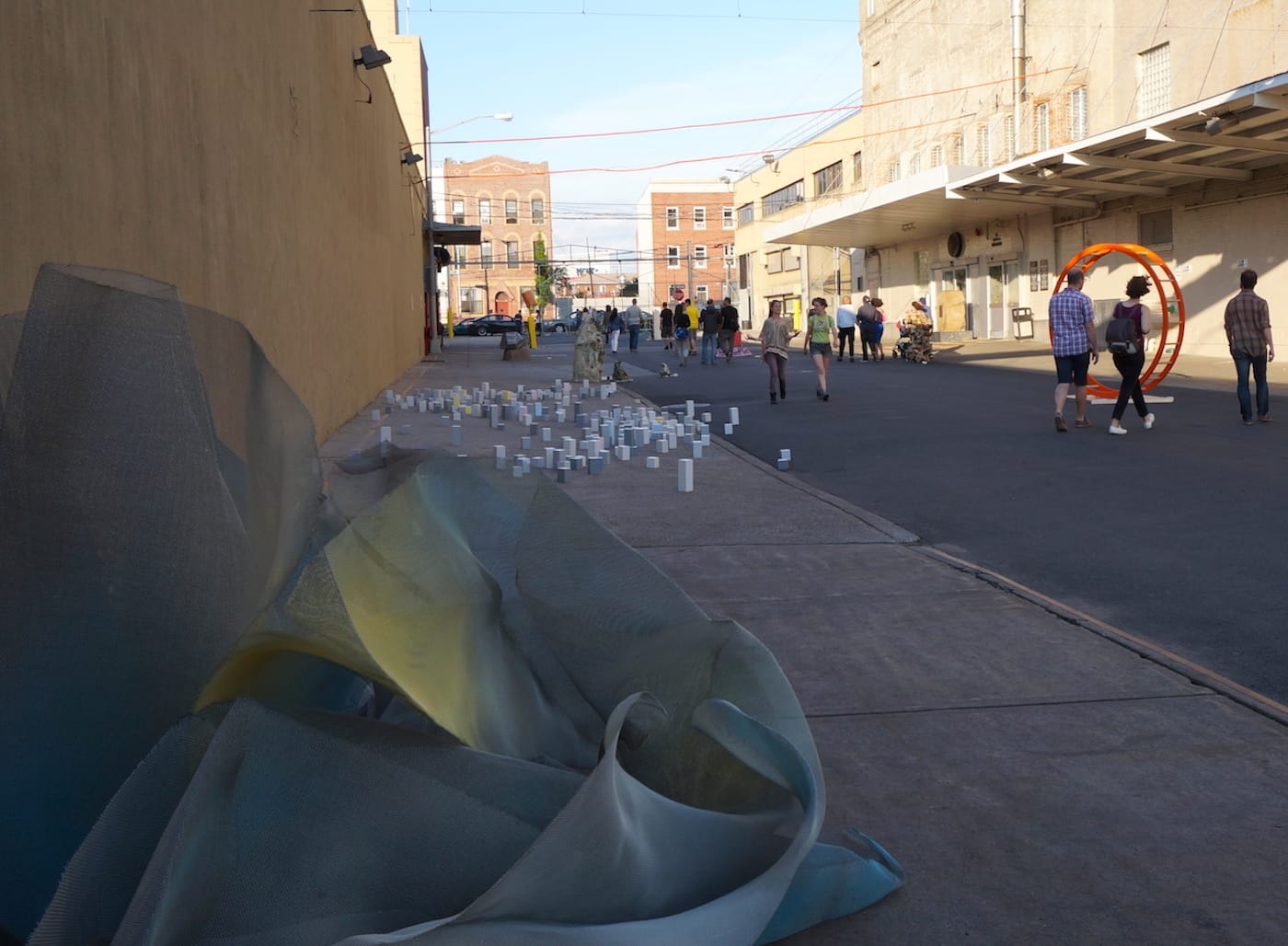 An outdoor art exhibition during a past edition of Bushwick Open Studios (photo by Jillian Steinhauer/Hyperallergic)