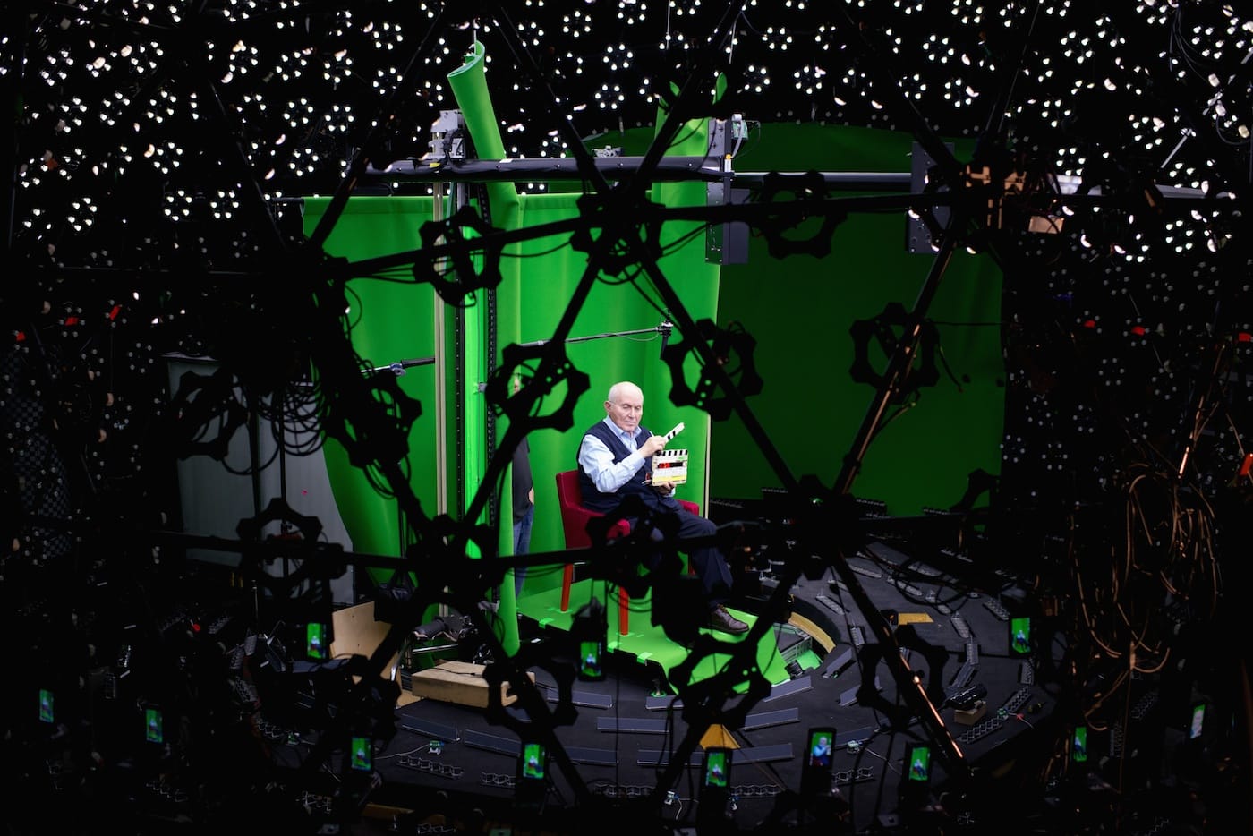 Pinchas Gutter being recorded for <em/>New Dimensions in Testimony (courtesy USC Shoah Foundation)