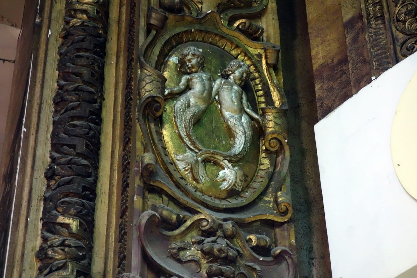 The Brooklyn Paramount (currently the Schwartz Athletic Center at Long Island University) (photo by the author for Hyperallergic)