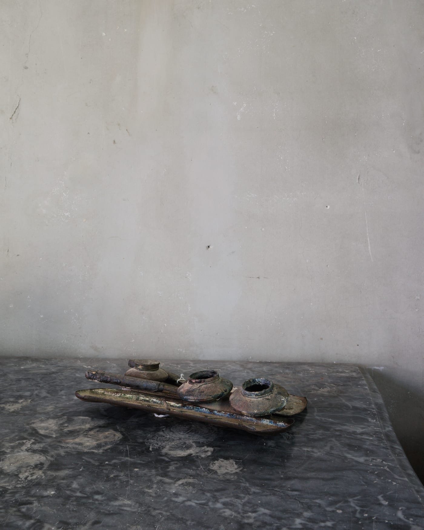 Joel Meyerowitz, "3 Inkwells" (2013), from <em>Cézanne's Objects</em> (courtesy the artist and Damiani)
