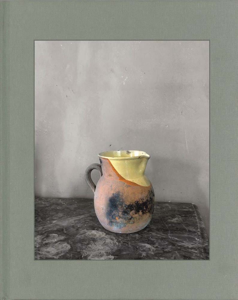 Cover of <em>Joel Meyerowitz: Cézanne's Objects </em> (courtesy Damiani)