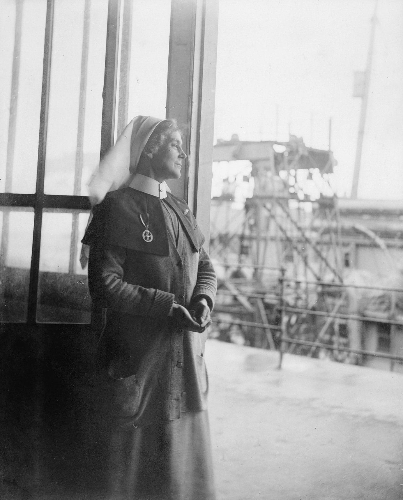 Olive Edis, "Miss Minns, Queen Alexandra’s Imperial Military Nursing Service (QAIMNS), Matron of a Hospital on the Quay at Le Havre, France" (1919) (© IWM (Q8051))