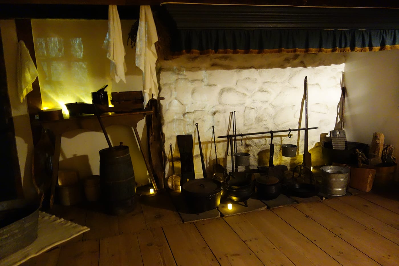 The Wyckoff House before <em>The Visitation</em> (photo by the author for Hyperallergic)