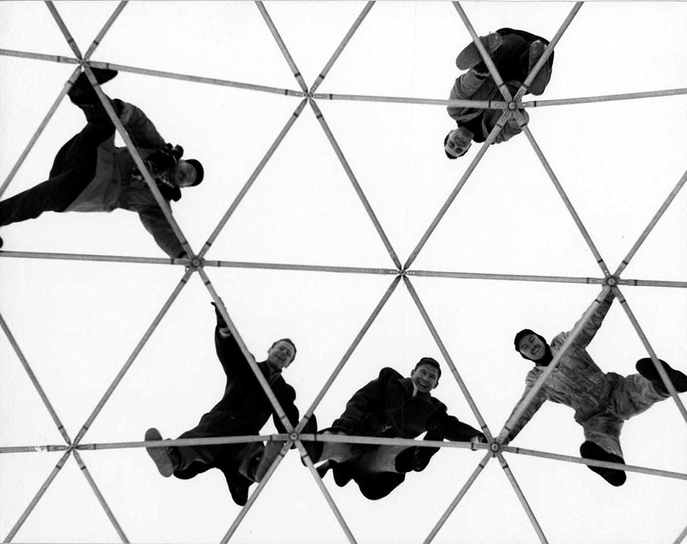 Assembly team standing on Weatherbreak (December 1950) (Jeffrey Lindsay/Fuller Research Foundation Canadian Division, photo by Jeffrey Lindsay, courtesy Canadian Architectural Archives, the University of Calgary)