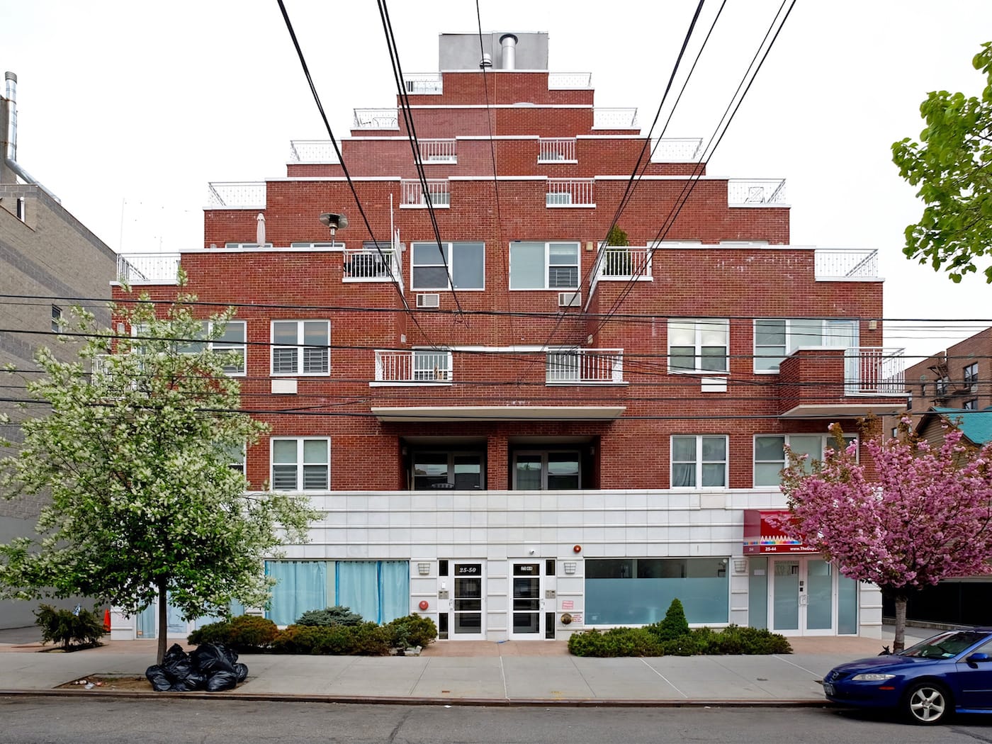 "Wedding Cake Condo, Astoria, NY" (2017), from <em>All the Queens Houses</em> (photo by Rafael Herrin-Ferri, courtesy the Architectural League of New York)