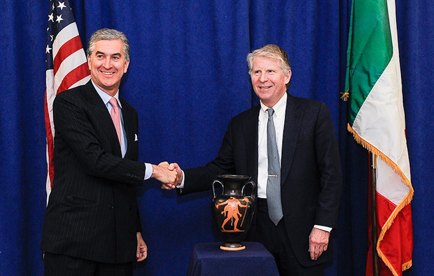 Francesco Genuardi, Consul General of Italy in New York (left) and Manhattan District Attorney Cyrus R. Vance, Jr. (right) during a repatriation ceremony in March 2017 (photo courtesy Manhattan District Attorney's Office)