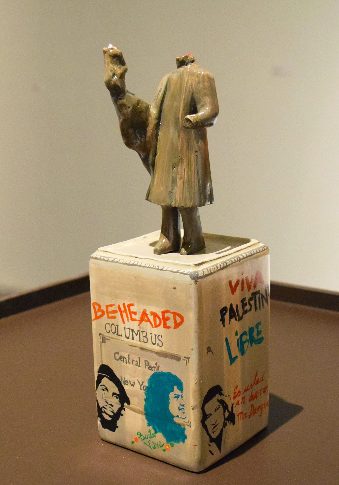 Daniela Ortiz, "Columbus (Colón)" (2018), ceramic and paint