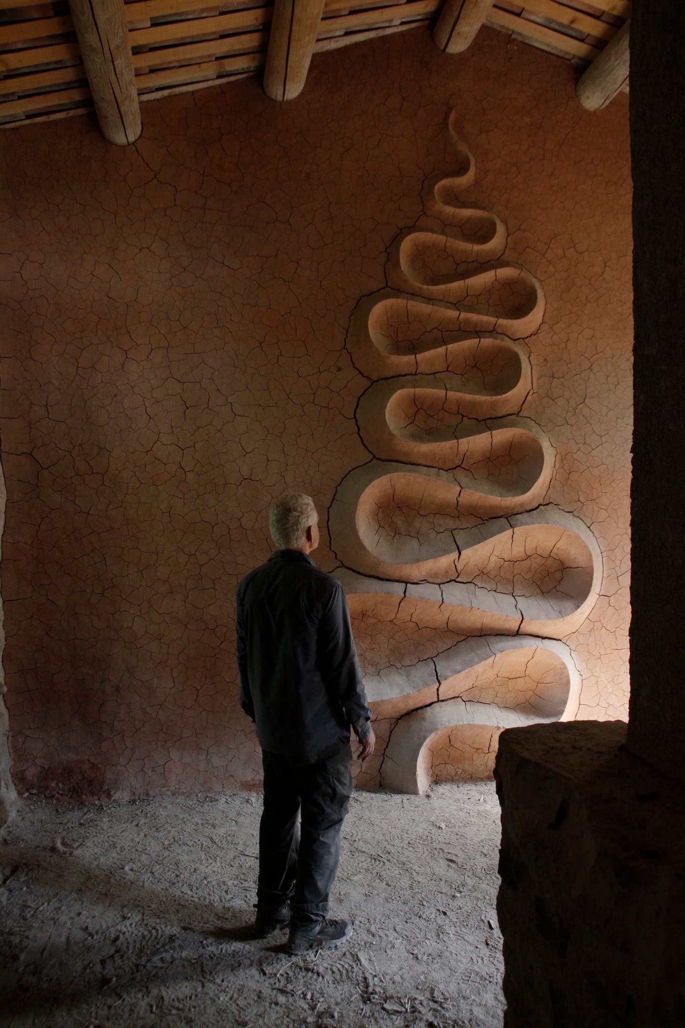 Andy Goldsworthy in <em/>Leaning into the Wind, a Magnolia Pictures release (photo courtesy of Magnolia Pictures; © Thomas Riedelsheime, all rights reserved)