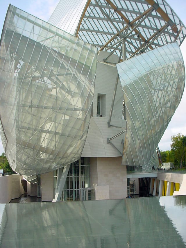 The Fondation Louis Vuitton in Paris (photo by Joseph Nechvatal/Hyperallergic)