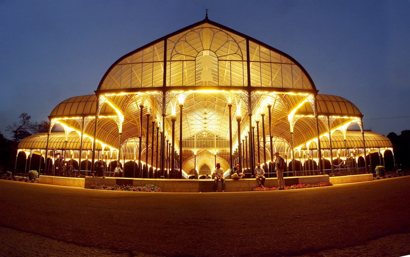 The Lalbagh Glasshouse at night (photo by PlaneMad, via Wikimedia Commons)