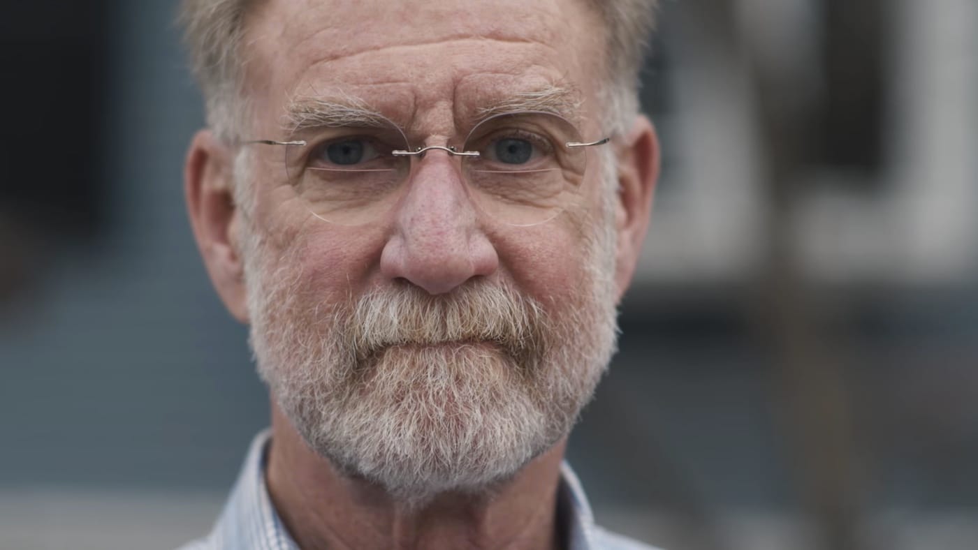 Nicholas Nixon, still from MoMA video on the artist (screenshot <a href="https://youtu.be/LqsK18bLipM" target="_blank" rel="noopener">via YouTube</a>)